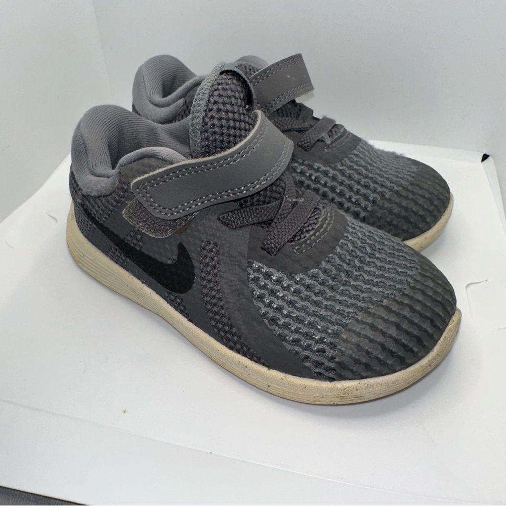 Boys Nike Revolution 4 Running Shoes
